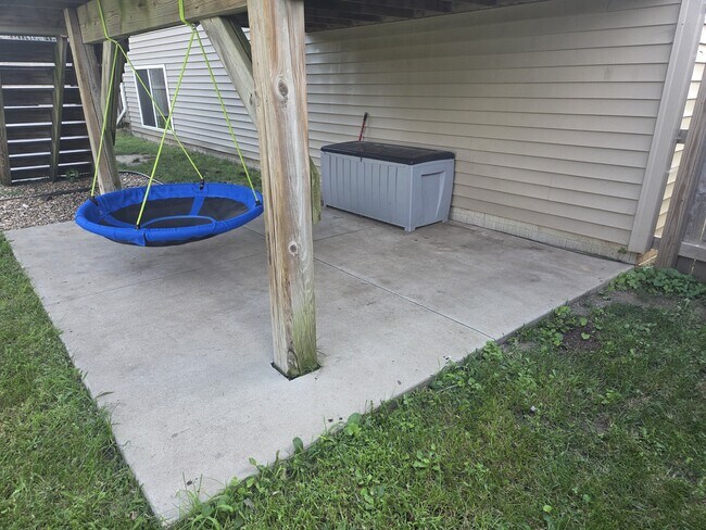 Building Photo - 4121 Mockingbird Ln