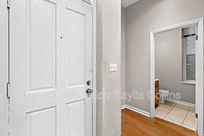 Building Photo - 1708 S Tucker Blvd