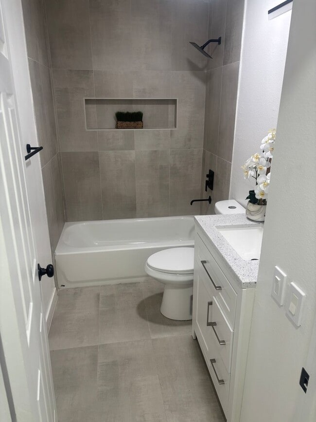 Building Photo - Remodeled 3 bedroom with PAID solar
