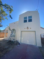 Building Photo - 207 Curry Ave
