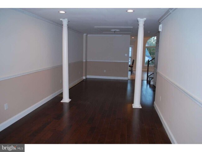 Building Photo - 1252 Heritage Cir