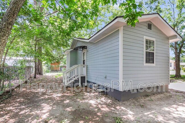 Building Photo - 2113 Taylor St