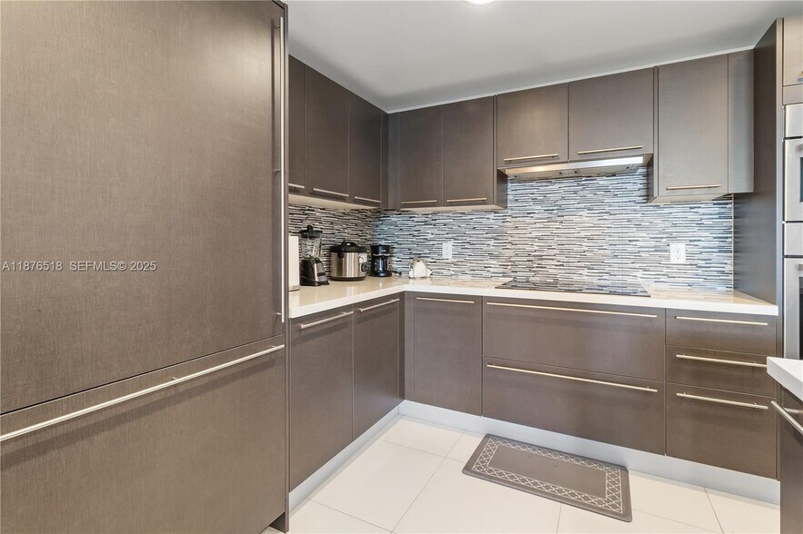 Building Photo - 7875 NW 107th Ave