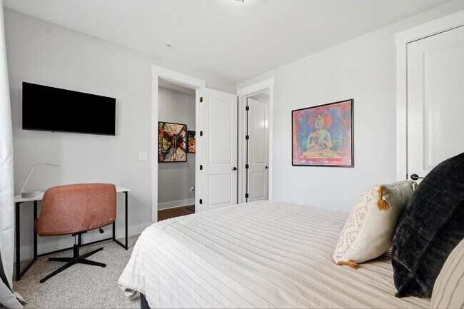Building Photo - 285 Castleberry Hill Walk SW