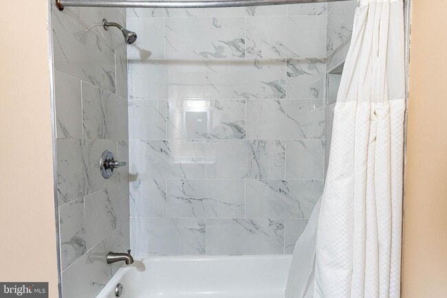 Building Photo - 12212 Birchview Dr