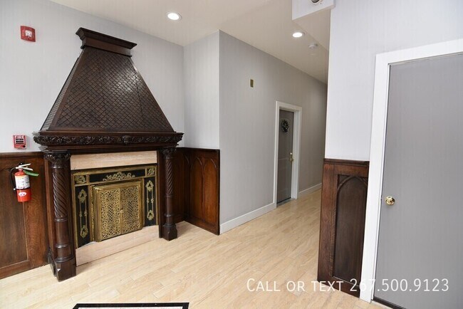 Building Photo - 1236 E Columbia Ave
