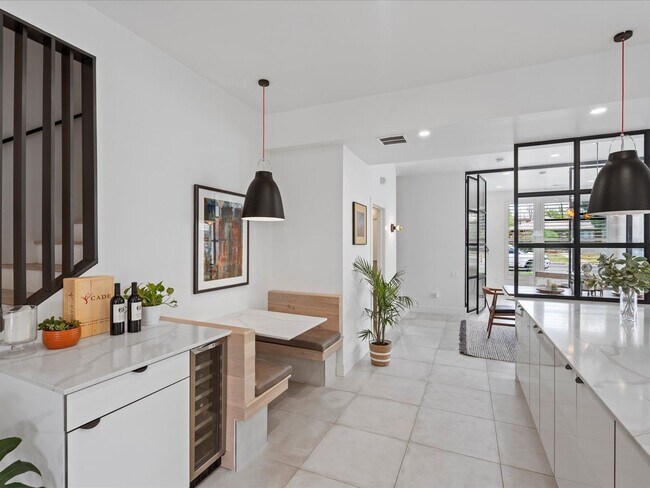 Building Photo - Luxury 3-Bed, 3.5-Bath Denver Home with Ro...