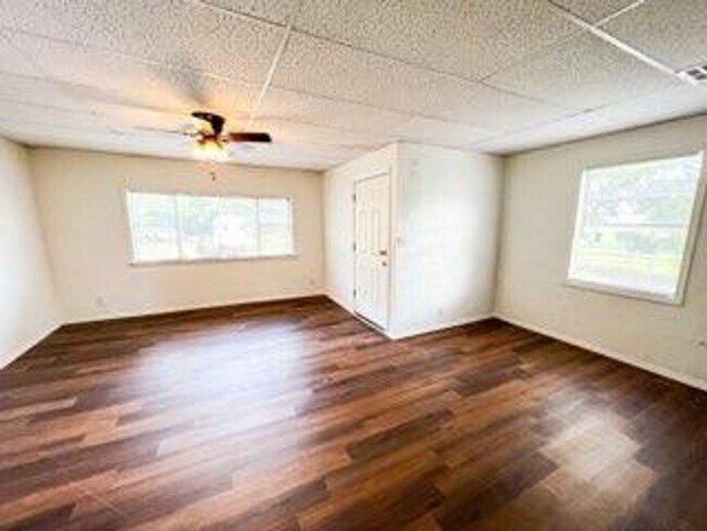 Building Photo - Charming Renovated Three Bedroom Home in Oilton