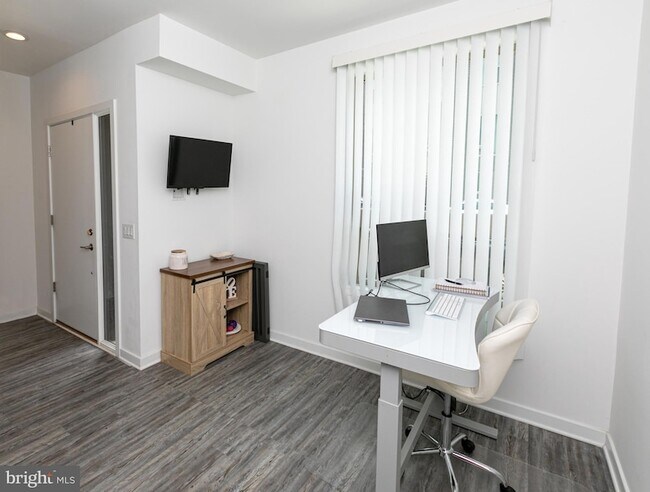 Building Photo - 3123 Beachview Ln