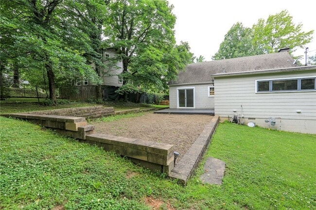 Building Photo - 610 N Olive Ave