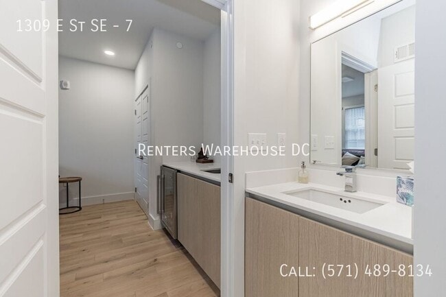 Building Photo - 1309 E St SE