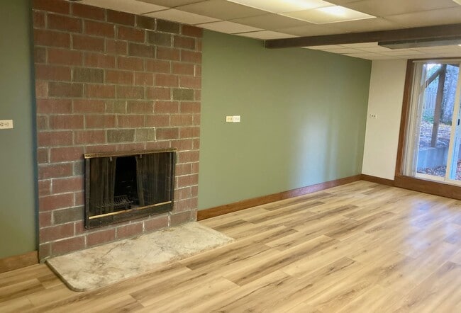 Building Photo - Charming 3 bedroom 3 bathroom house in Tigard!