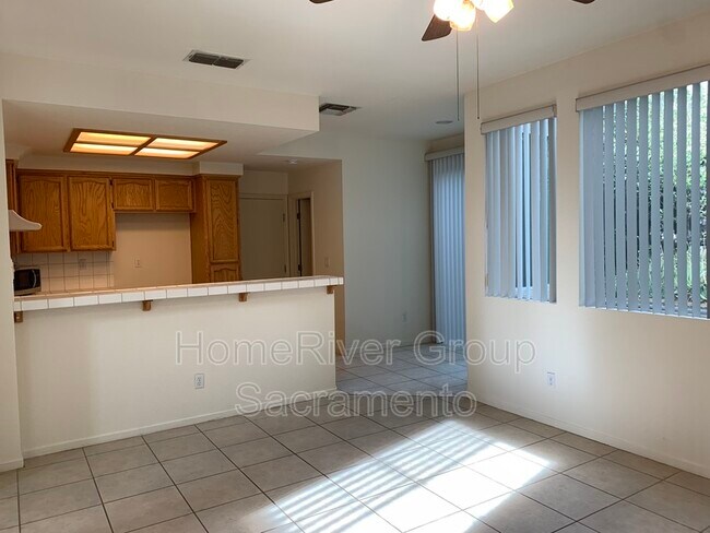 Building Photo - 202 Red Oak Ct