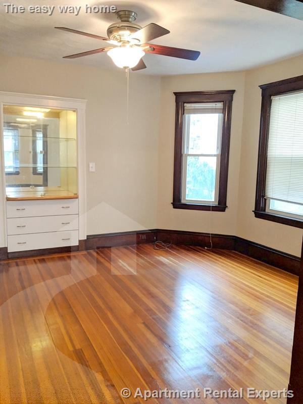 Building Photo - 11 New Hampshire Ave