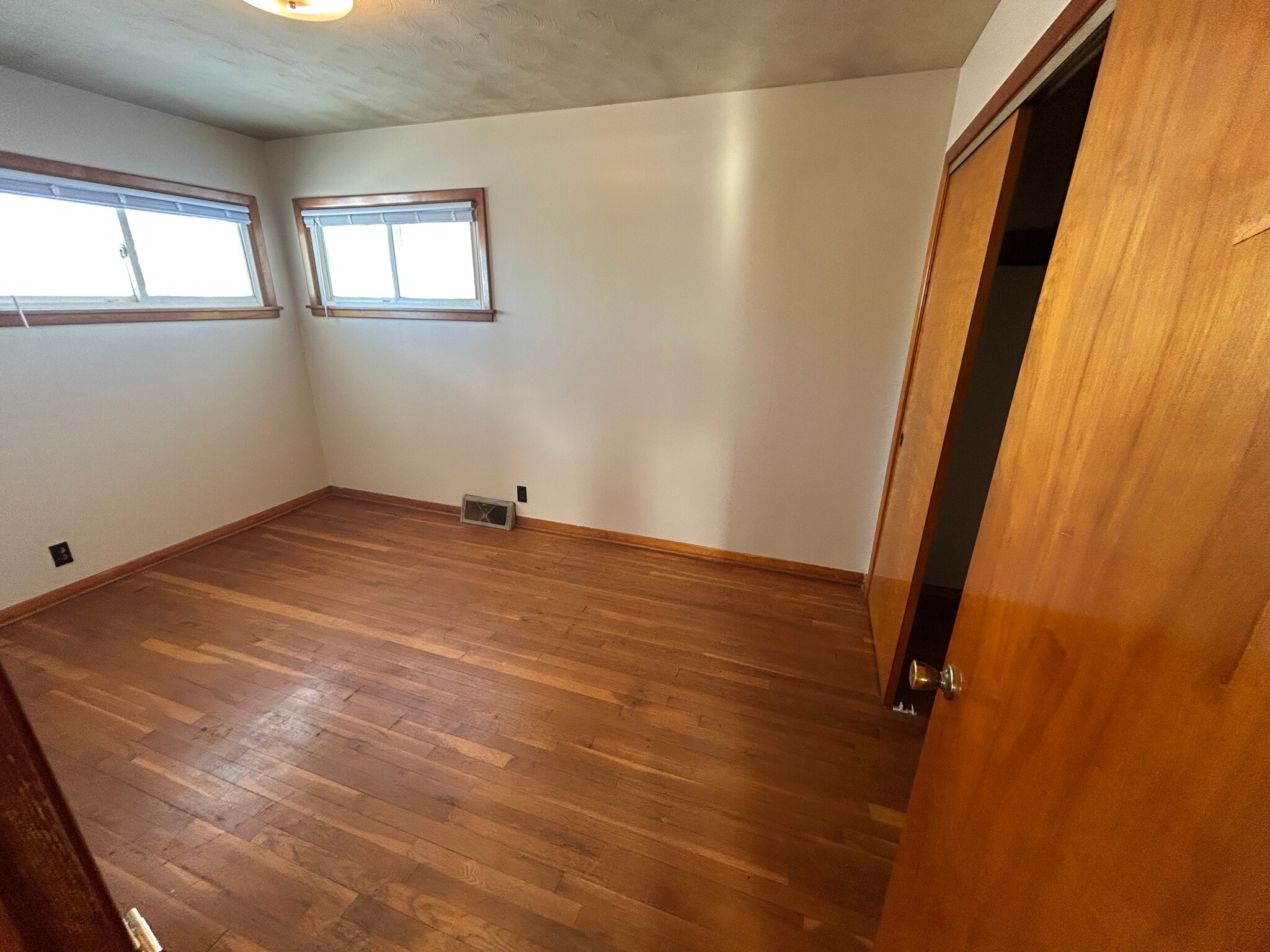 Building Photo - 130 Walnut St