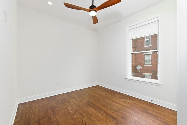 Building Photo - 2926 W Oxford St