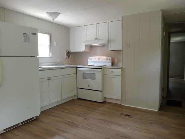 Building Photo - Updated Home in Laurel Lakes NJ FOR RENT $...