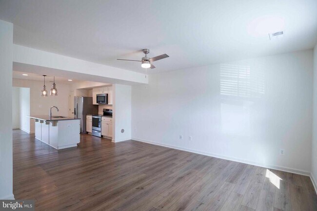 Building Photo - 15 PITCH PINE Ct