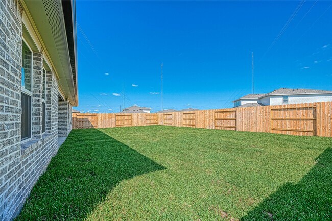 Building Photo - 815 Dahlia Petal Dr