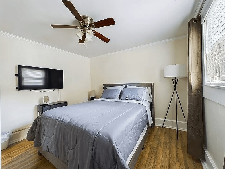 Bedroom 1 - 3718 Live Oak St