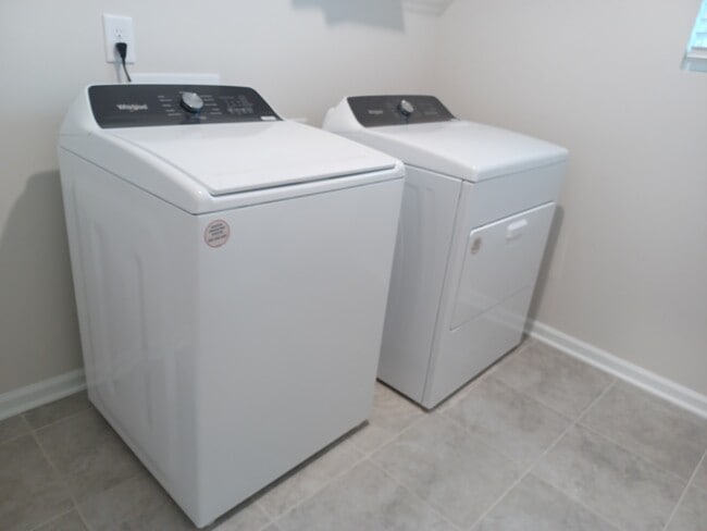 Building Photo - 1006 Depot Dr