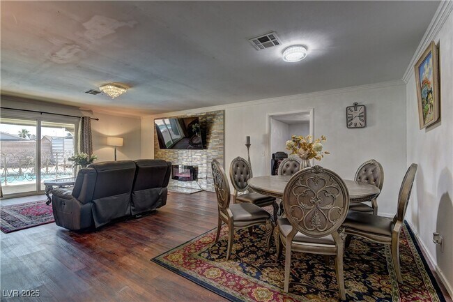 Building Photo - 4553 Balfour Dr