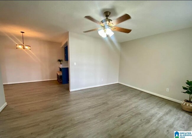 Building Photo - 3101 Lorna Rd