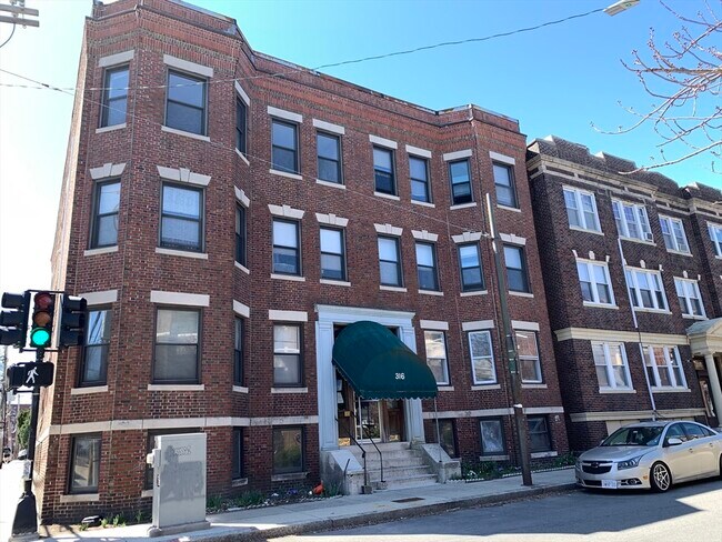 Building Photo - 314 Summit Ave