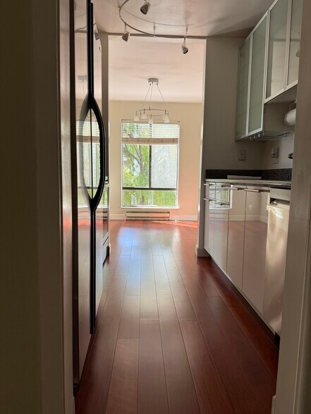 Building Photo - 4 Admiral Dr