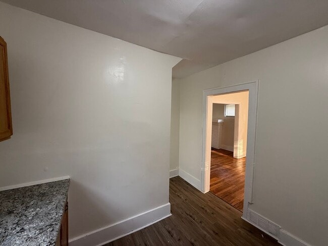 Building Photo - Open House Schedule Mon 9.1.25 @ 12:00pm, ...