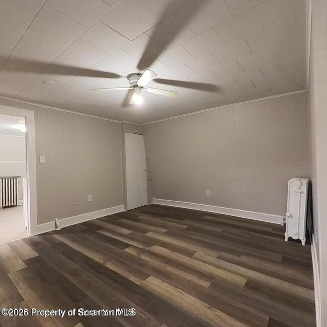 Building Photo - 1715 Sanderson Ave
