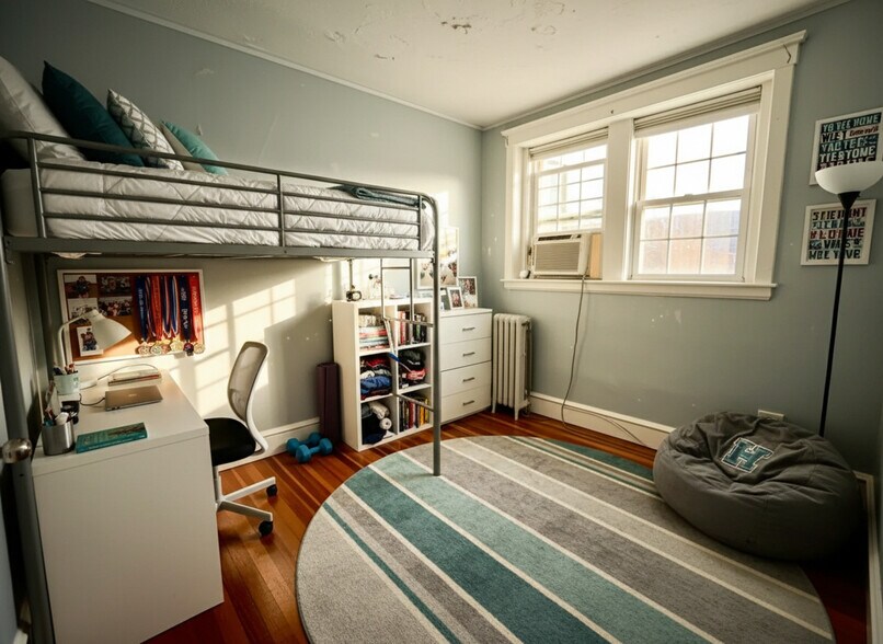 Building Photo - 316 St Paul St