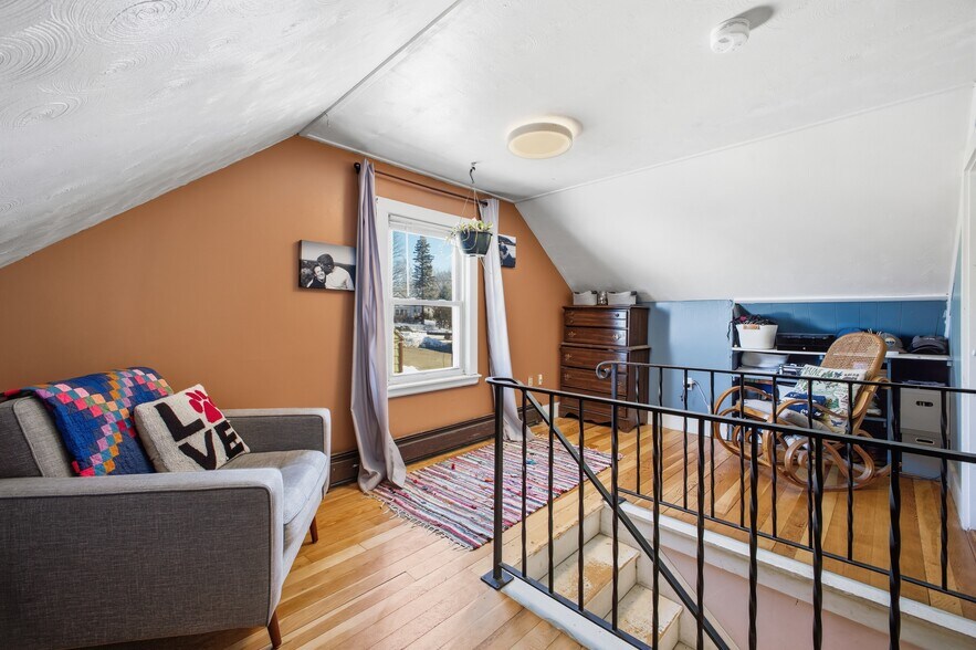 Building Photo - 2 Ridgeland Ave