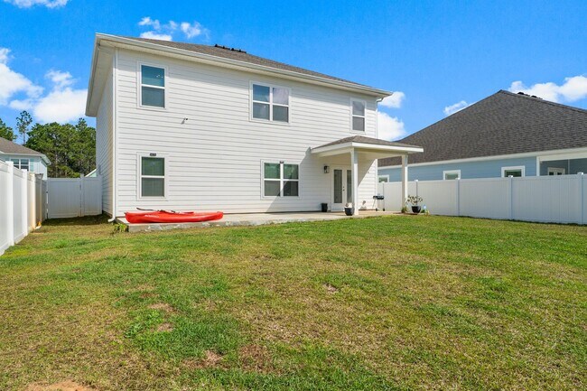 Building Photo - 115 Piper Cv