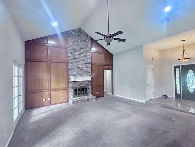 Building Photo - 11622 1 Token Dr