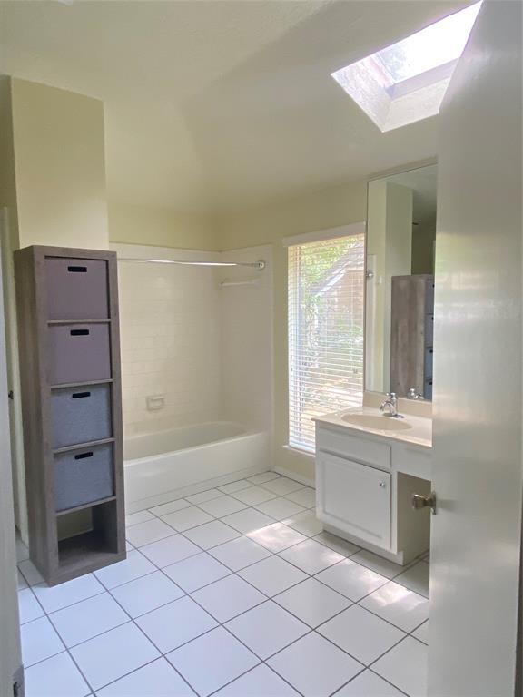 Building Photo - 3118 Lake Stream Dr
