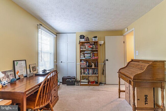 Building Photo - 6221 Wilmington Dr