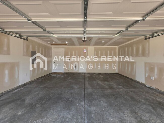 Building Photo - 10303 Bramlett Way