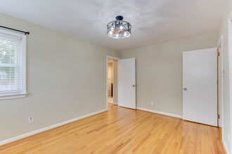 Building Photo - 1701 Meredith Rd