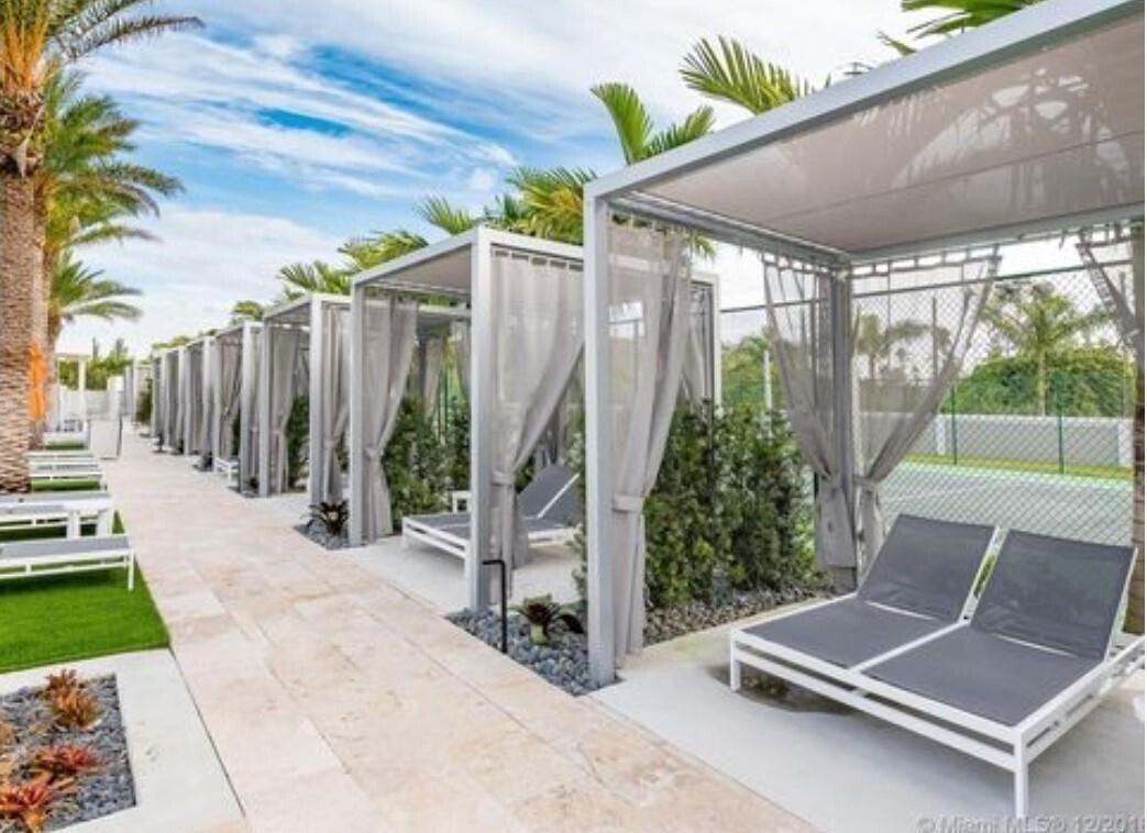 Building Photo - 10501 NW 66th St