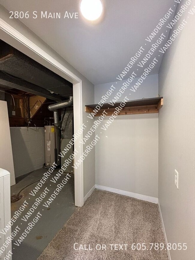 Building Photo - 2806 S Main Ave