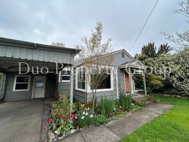 Building Photo - Charming West Eugene Home with Large Yard