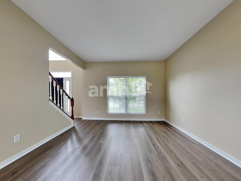 Building Photo - 4558 Randall Dr