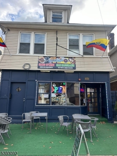 Building Photo - 1036 North Ave