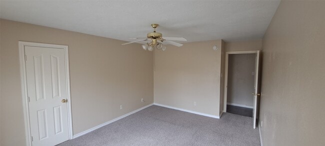 Building Photo - 26815 Cypresswood Dr