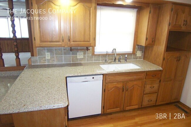 Building Photo - 5263 N Crestwood Dr