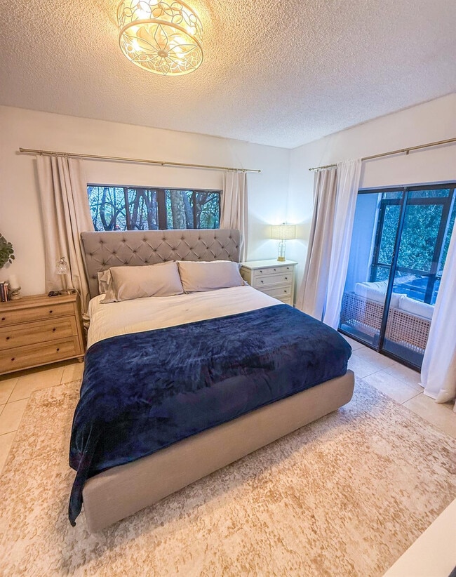 Building Photo - 2445 SW 18th Terrace