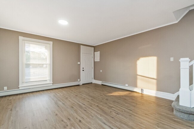 Building Photo - Spacious 3-Bed + Office Home in Slatington — Fresh Floors & Flexible Layout