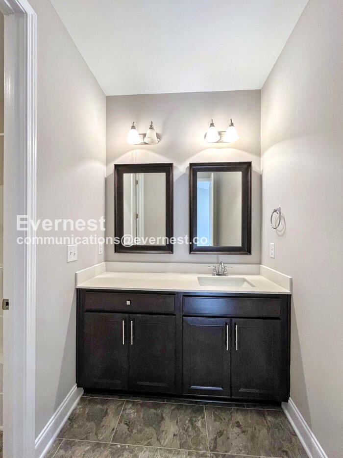 Building Photo - 2067 Inland Dr