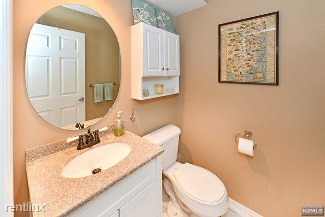 Building Photo - 2 br, 2 bath Condo - 101 Royal Ave